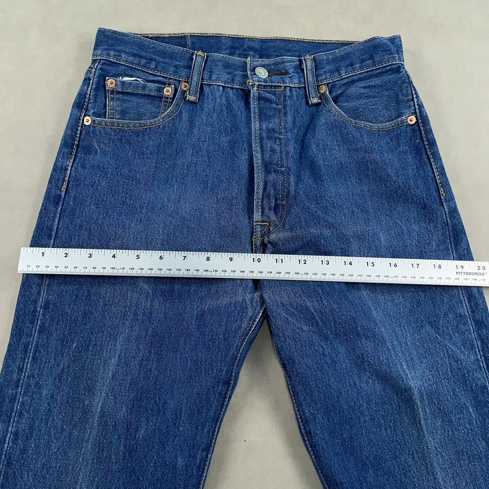 Levi 501 Jeans Mens 31x32 Denim Button Fly Straight Leg Faded (Fits 29x30) - Picture 12 of 16